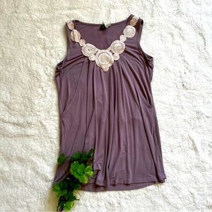 Mothers en Vogue Maternity Women’s French Lila Sz‎ Large Sleeveles Drapes V-neck